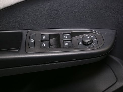 Used 2025 Volkswagen Taos SEL w/ Black Wheel Plus Package image 40