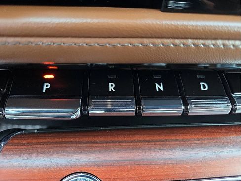 Certified 2022 Lincoln Aviator Reserve w/ Equipment Group 201A AWD/4WD image 17