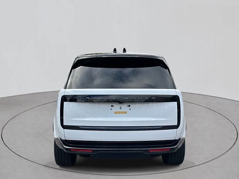 Used 2025 Land Rover Range Rover Long Wheelbase Autobiography image 4