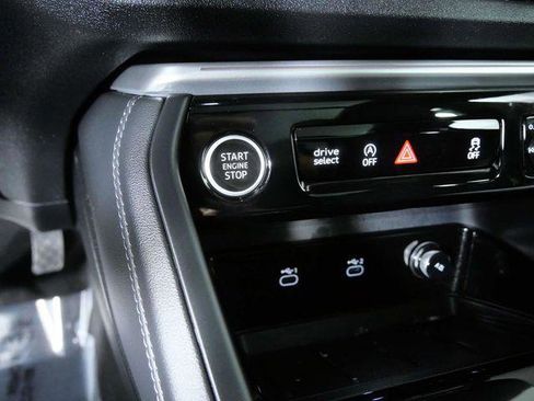 Used 2025 Audi Q5 Prestige image 25