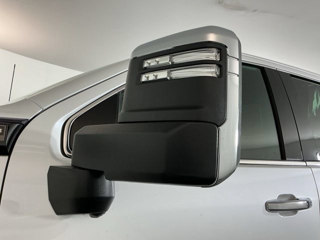 Used 2024 GMC Sierra 3500 Denali Ultimate AWD/4WD image 12