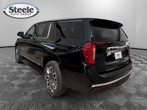Used 2024 GMC Yukon XL SLT w/ SLT Luxury Package AWD/4WD image 3