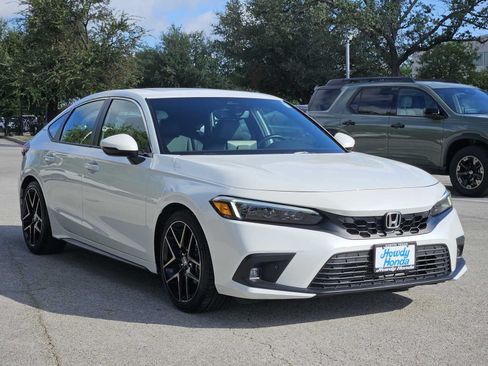 Used 2024 Honda Civic Sport Touring image 3