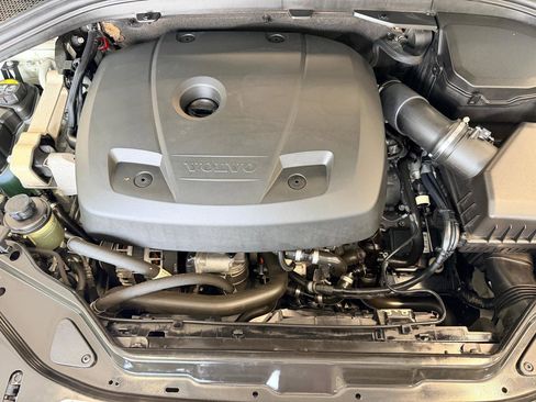 Used 2017 Volvo XC60 T5 Inscription w/ Preferred Option Package image 45