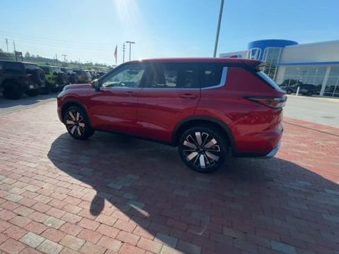 Used 2025 Mitsubishi Outlander SE FWD image 8