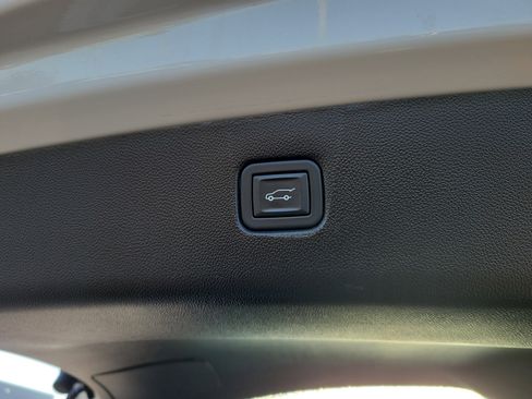 Used 2024 Chevrolet Blazer LT image 11