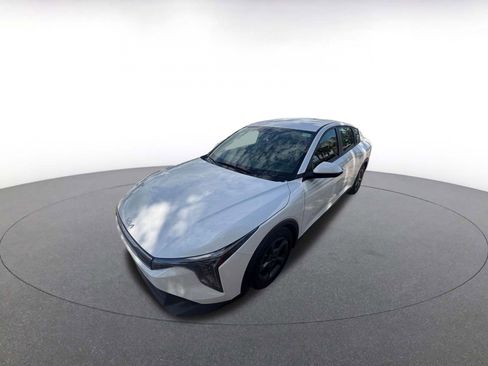 Used 2025 Kia K4 LXS image 3