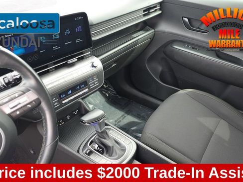 Used 2025 Hyundai Kona SEL image 22