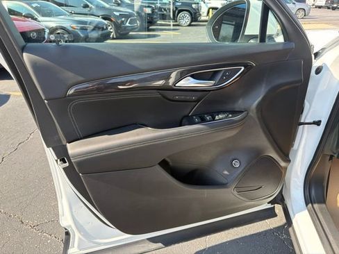 Used 2023 Buick Envision Essence AWD/4WD image 11