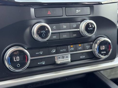Certified 2022 Ford Expedition XLT image 13
