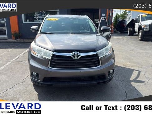 Used 2014 Toyota Highlander XLE AWD/4WD image 2