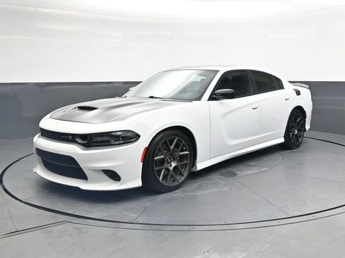 Used 2019 Dodge Charger Scat Pack w/ Plus Group RWD image 9