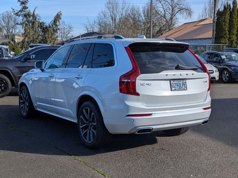 Used 2019 Volvo XC90 T6 Momentum w/ Advanced Package image 3