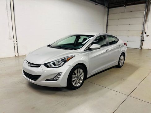Used 2014 Hyundai Elantra SE w/ Option Group 02 image 2