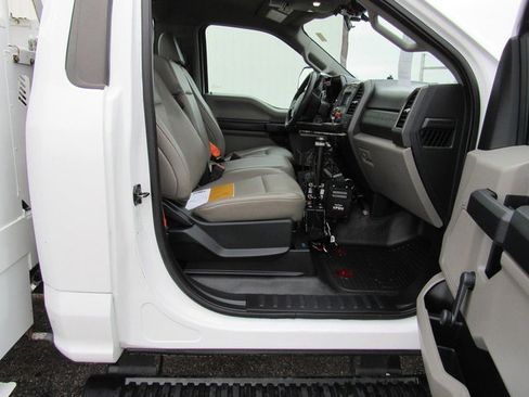 Used 2020 Ford F550 2WD Regular Cab Super Duty image 11