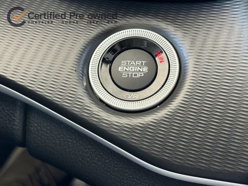 Used 2024 Jeep Grand Cherokee Laredo AWD/4WD image 23