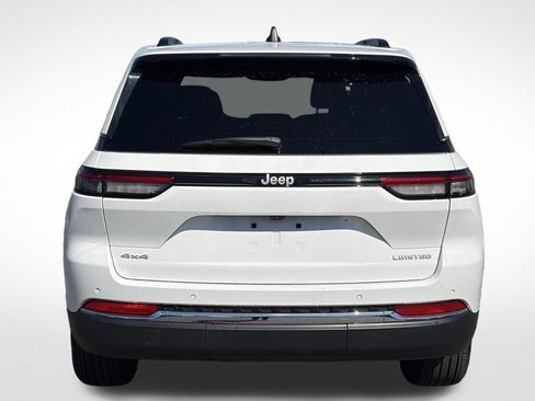 Used 2025 Jeep Grand Cherokee Limited AWD/4WD image 8