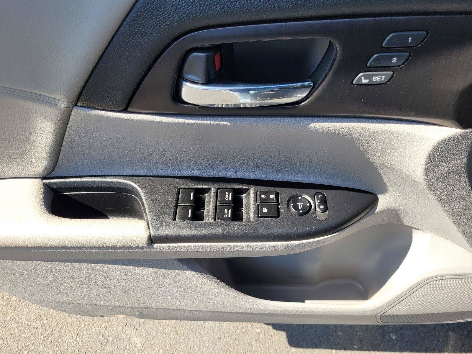 Used 2015 Honda Accord EX-L image 22