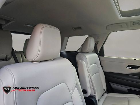 Used 2022 Nissan Pathfinder SL w/ SL Premium Package AWD/4WD image 14