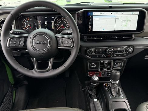 Used 2025 Jeep Gladiator Mojave image 10