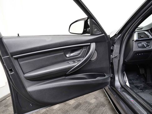 Used 2016 BMW M3 image 18