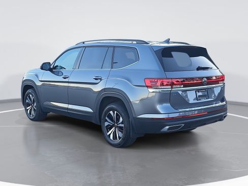 Certified 2024 Volkswagen Atlas SE image 5