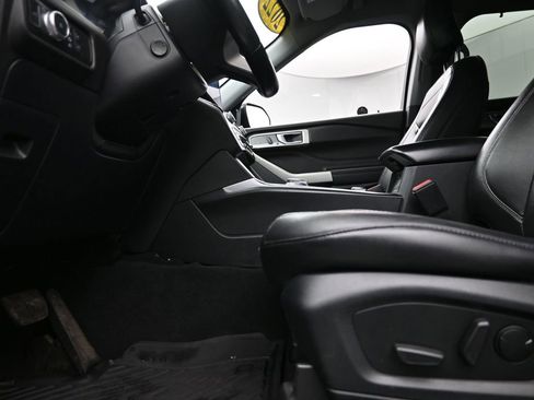 Used 2022 Ford Explorer Limited w/ Equipment Group 301A image 15