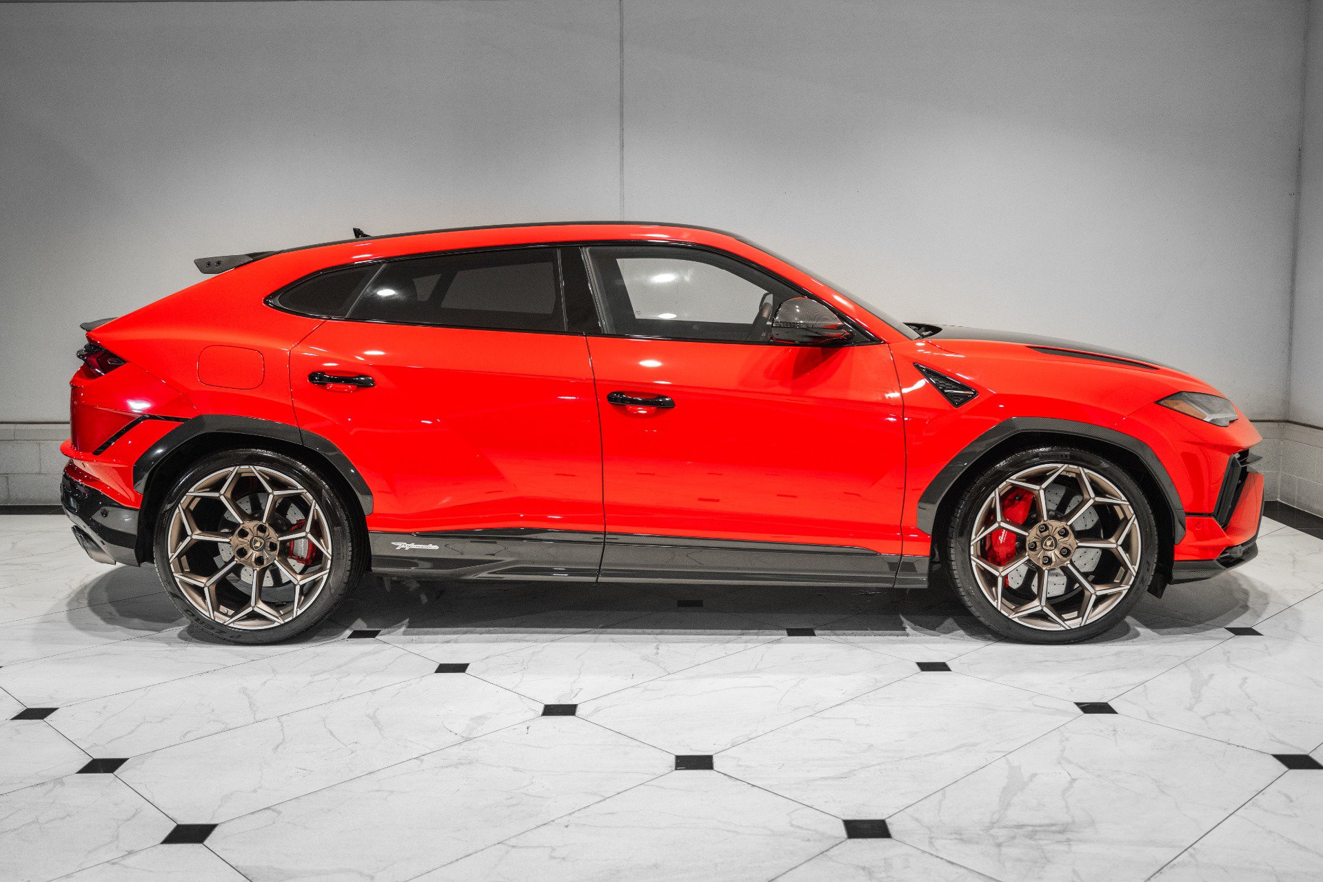 Used 2024 Lamborghini Urus Performante AWD/4WD image 6