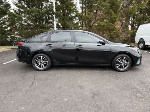 Used 2022 Kia Forte LXS w/ LXS Technology Package image 11