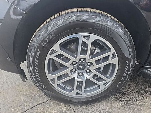 Used 2025 Ford Expedition Active image 44