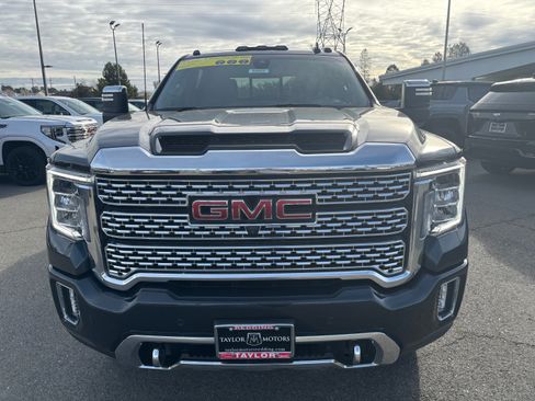 Used 2022 GMC Sierra 3500 Denali AWD/4WD image 2