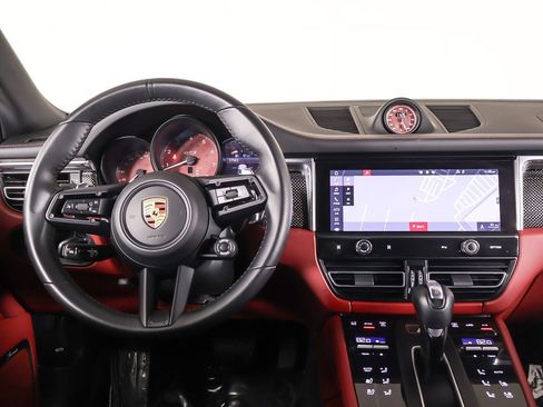 Used 2024 Porsche Macan GTS image 32