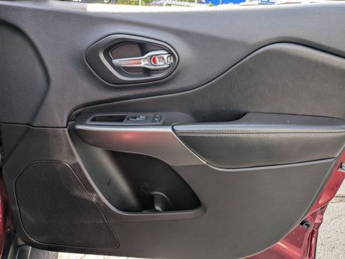 Used 2020 Jeep Cherokee Limited image 36