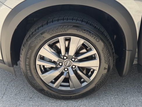 Certified 2025 Nissan Pathfinder SV w/ SV Premium Package FWD image 20