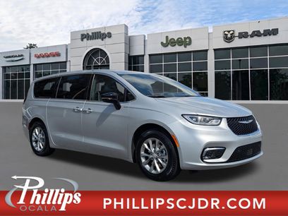New 2026 Chrysler Pacifica Limited