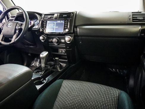 Used 2024 Toyota 4Runner TRD Off-Road AWD/4WD image 12