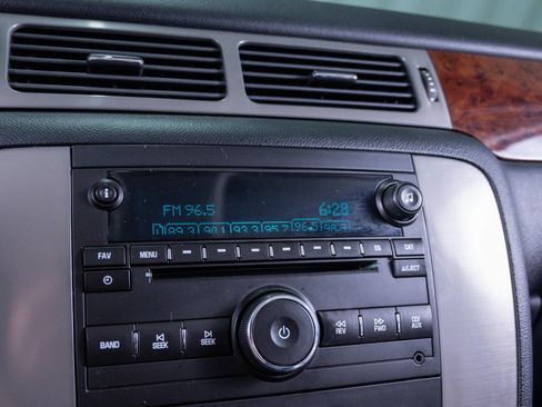 Used 2012 GMC Yukon SLT w/ SLT-2 Equipment Package image 26