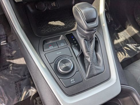 Used 2023 Toyota RAV4 AWD Hybrid image 20
