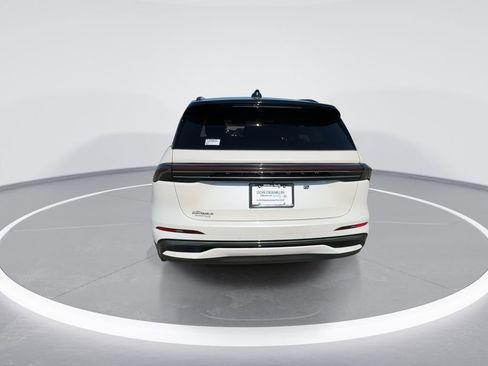 New 2026 Lincoln Nautilus Reserve w/ Jet Appearance Package AWD/4WD image 7