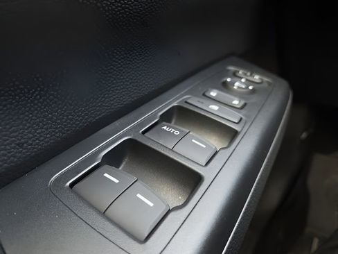 Used 2023 Honda CR-V LX image 18