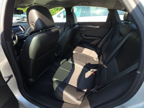Used 2016 Chevrolet Impala LT w/ Convenience Package FWD image 13