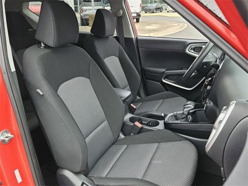 Used 2022 Kia Soul LX image 15