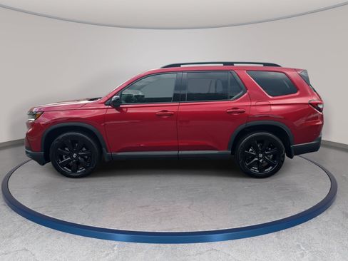 Used 2025 Honda Pilot Black Edition image 8