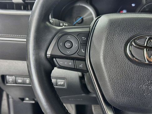 Used 2024 Toyota Venza XLE AWD/4WD image 18