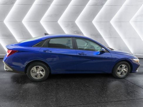 Used 2026 Hyundai Elantra SE FWD image 4