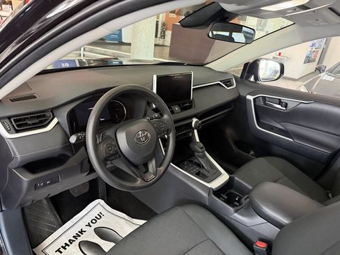 Used 2025 Toyota RAV4 XLE AWD/4WD image 34