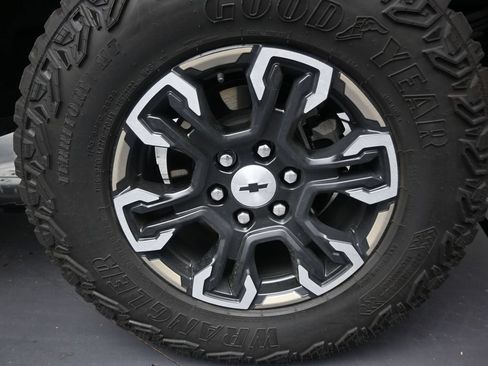 Used 2026 Chevrolet Silverado 1500 ZR2 w/ LPO, Dark Essentials Package AWD/4WD image 10