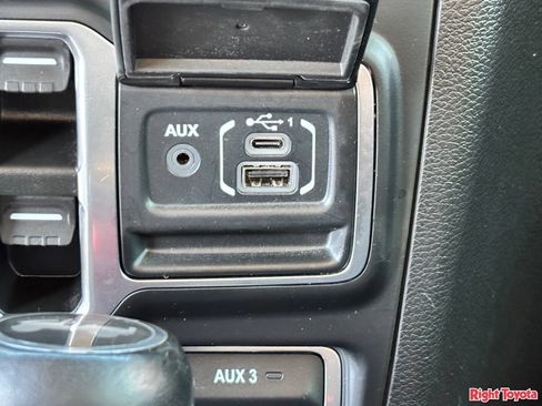 Used 2021 Jeep Wrangler Unlimited Rubicon AWD/4WD image 29