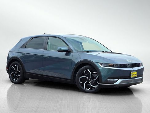 Used 2024 Hyundai Ioniq 5 SEL image 2