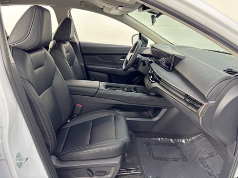 Used 2025 Nissan Murano SV image 14